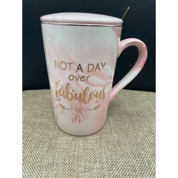 New Not A Day Over Fabulous 14 Oz Ceramic Mug Matching Lid & Gold Spoon Original - Picture 2 of 7